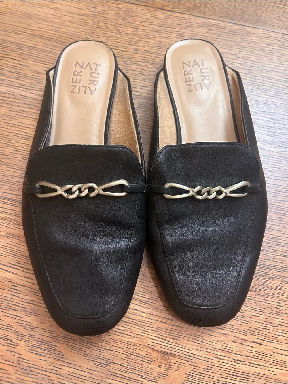 Naturalizer Kayden mules in black, size 7